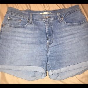 Levi’s shorts